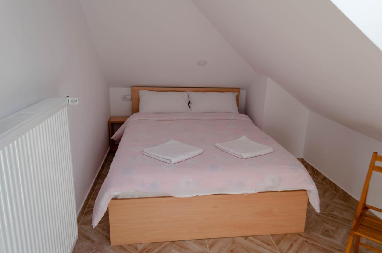 Mansarda Mica Cu Baie Proprie Apartment Клуж-Напока Екстериор снимка