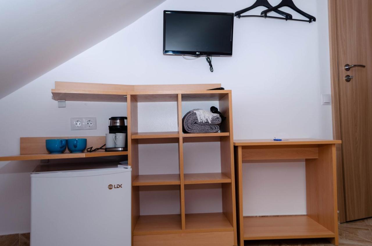 Mansarda Mica Cu Baie Proprie Apartment Клуж-Напока Екстериор снимка