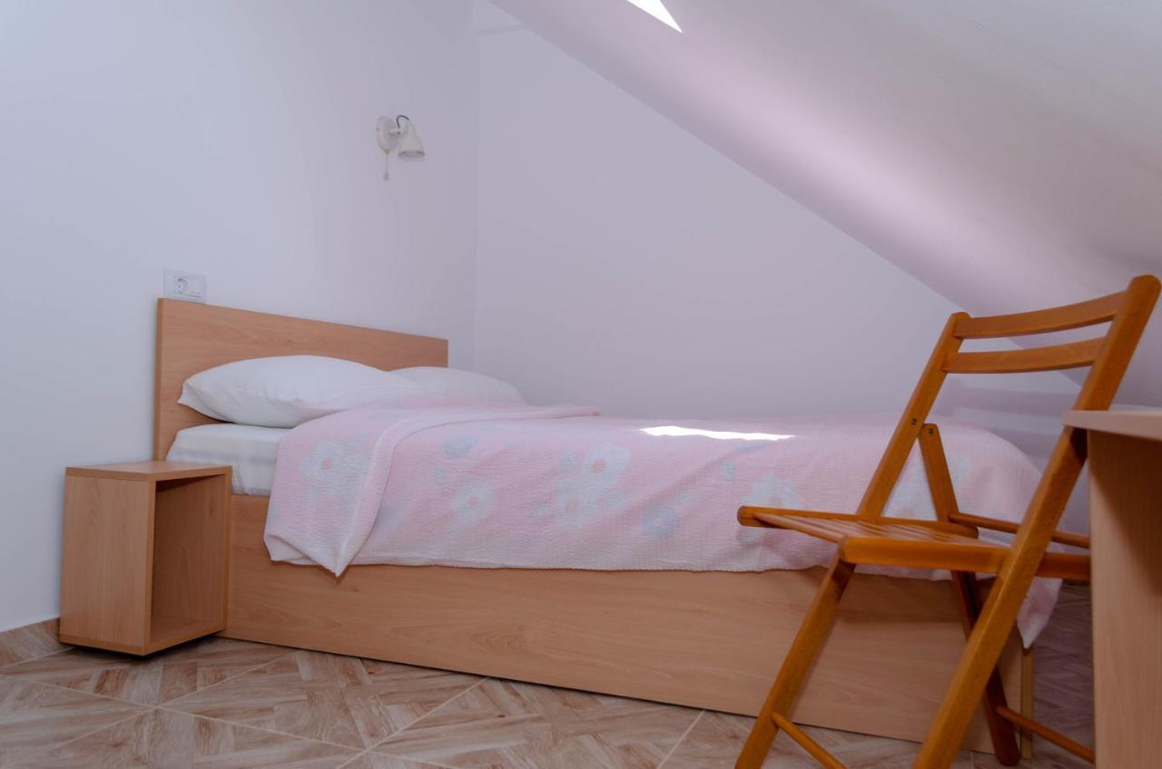 Mansarda Mica Cu Baie Proprie Apartment Клуж-Напока Екстериор снимка